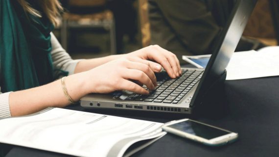 Tips Memilih Jasa Ketik Online Terpercaya